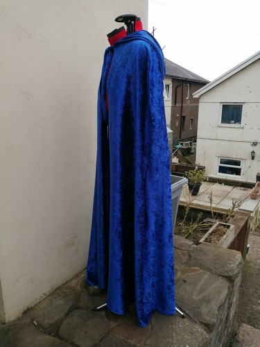 Round hooded cloak crushed - round,