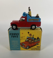 Vintage Corgi Toys 487 Chipperfield's Circus Land Rover Parade Vehicle Boxed