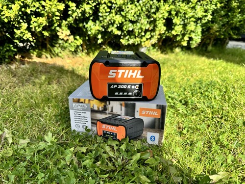 Stihl 300 battery brand - stihl, *brand