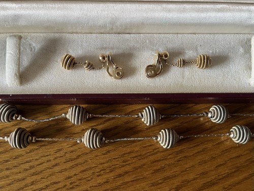 Vintage boxed trifari necklace - boxed,