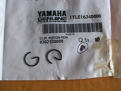 Genuine yamaha piston - 2x,