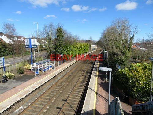 Photo lambeg train station - train,
