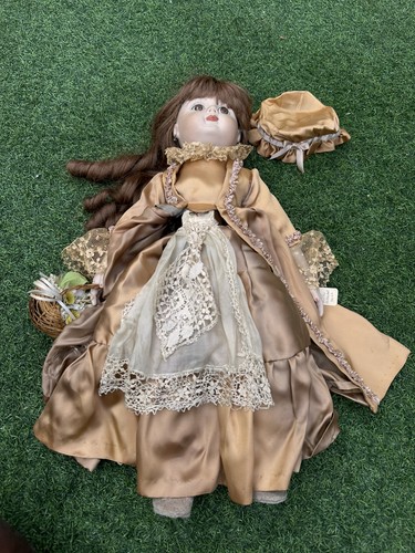 Lovely vintage porcelain doll - lovely,