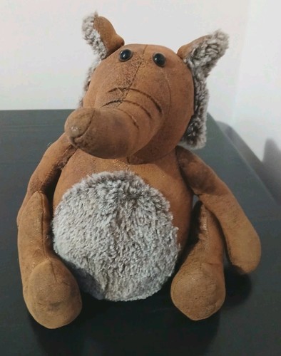 Brown sitting elephant - brown,