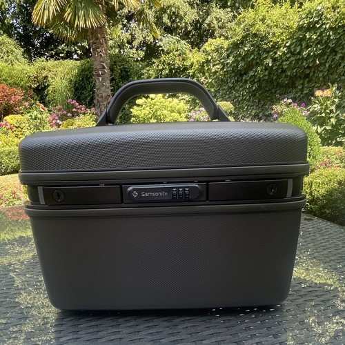 Samsonite black hard - hard, plastic