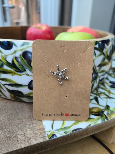 Star fish pin badge - fish,