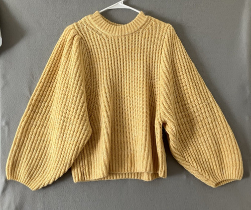 Chunky butter yellow pull over - butter,