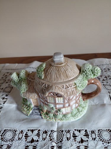 Leonardo decorative cottage - leonardo,