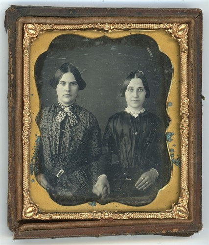 Two women holding - holding, (1/6