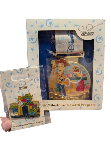 Toy story medal and pin - pin, set