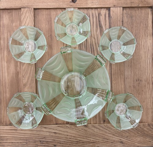 Art deco green glass - art,