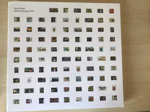 2025 royal mail year book - royal, no
