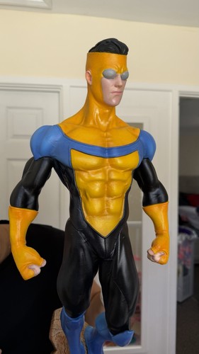 Invencible mark grayson figure - grayson,