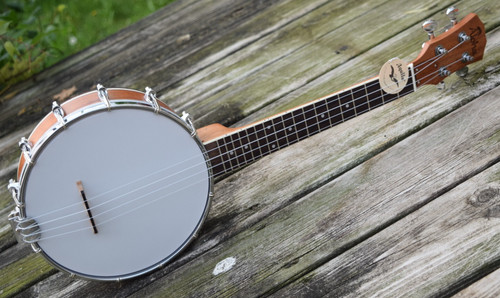 Banjo ukulele sounds like - (sounds,