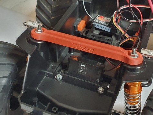 Carbon fibre reinforced strut - reinforced,