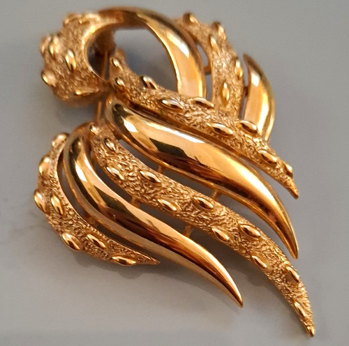 Trifari pin vintage seen on - seen,