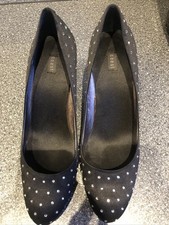 Woman’s Coast Heels Size 8