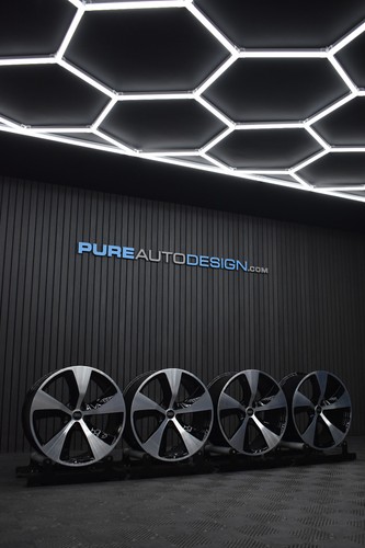 Genuine audi q8 - 21", a7