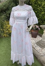Vintage 70s crochet lace