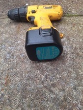 Dewalt 12V DW907 Cordless Drill and 3,500mah battery.