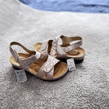 Pavers Sandles Size 3