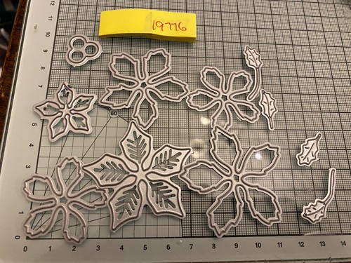 Poinsettia flowers job lot - flowers, die