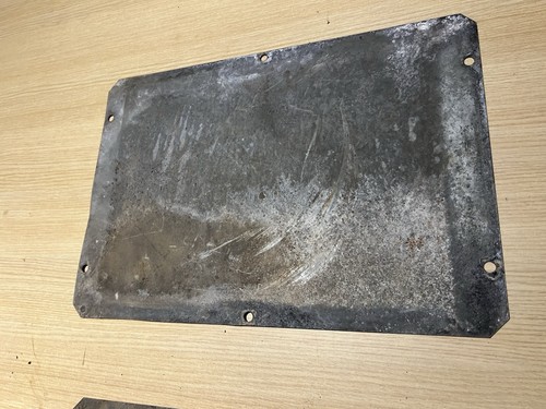 Land rover defender - seat, box