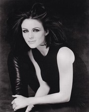 Press Photo Actor & Model Elizabeth Hurley Estee Lauder Mag Advert undated 1990s