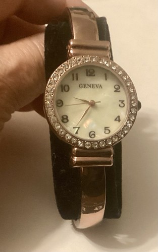 Geneva gold tone crystal bezel - crystal,