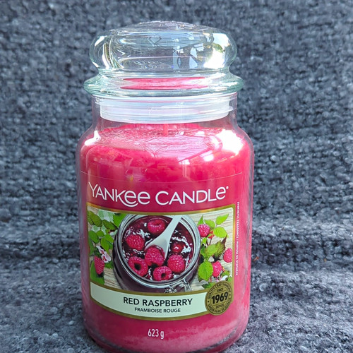 Yankee candle red - candle, raspberry
