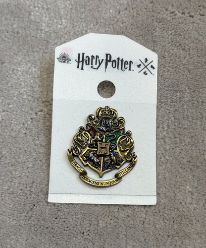 Hogwarts crest glitter - crest, pin