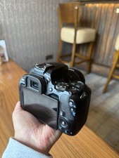 Canon EOS 250D Kit EF-S
