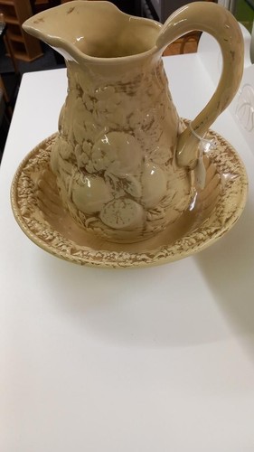 Jug and bowl set - and,