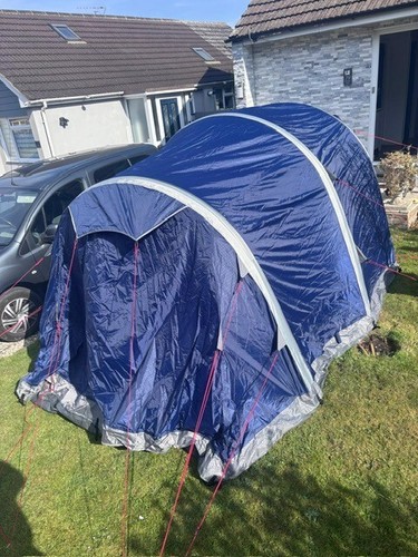 Tent including accessories for