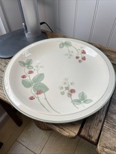 Wedgwood - Raspberry Cane -