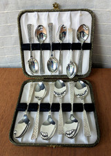 Set 12 vintage silver plated tea and coffee spoons boxed