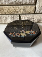 Vintage Octagonal Musical