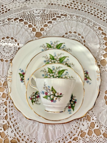 Vintage regency lillies - regency,