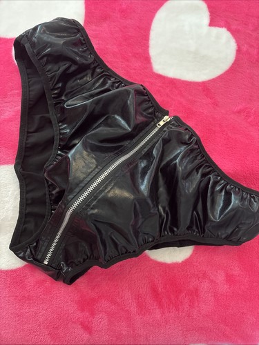 Pvc look wet - pvc,