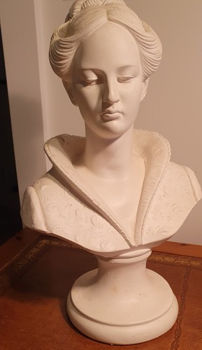Plaster bust tall - a,