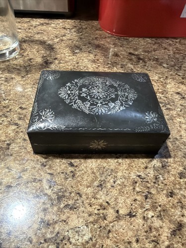 Old vintage cigarette box - cigarette,