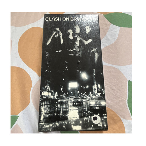The clash - clash, on