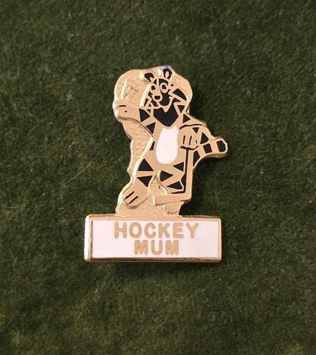 Vintage hockey mum enamel pin - hockey,