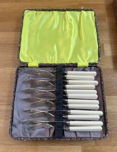 Vintage fish cutlery cased - vintage,