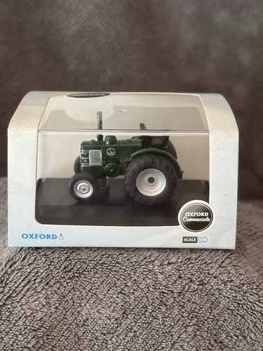 Oxford diecast field marshall - field,