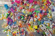 WHOLESALE 1000 Boys/Girls/Unisex Fair/Party Bag Favours/Prizes/Toys FUND RAISING