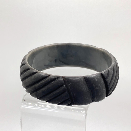 Carved resin bangle art deco - art,