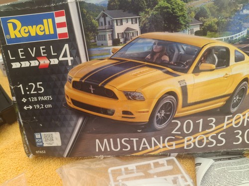 Revell model kit 2013 - 1:25,