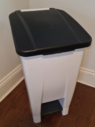 Litre plastic pedal - litre,