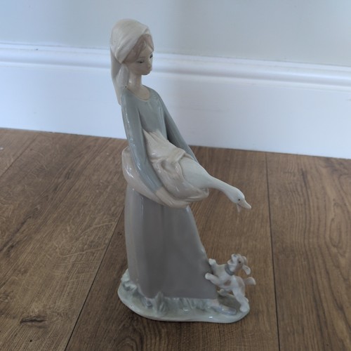 Vintage lladro 4866 girl - lladro,